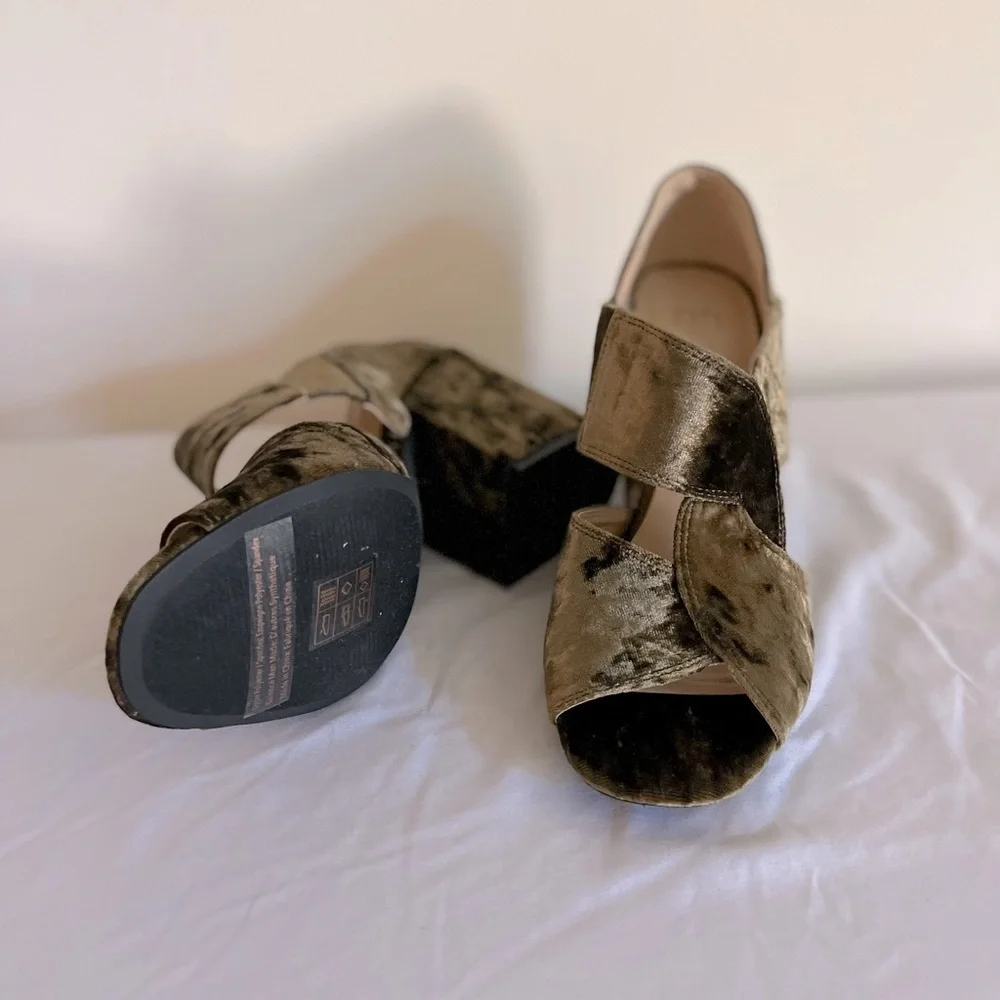 Cabi - Suede Wedges